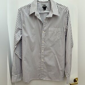 Club Monaco Mens size M Classic Fit White with Purple Stripes 100% Cotton Shirt.